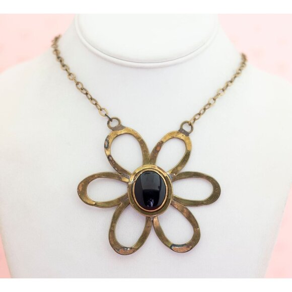 Vintage Black Center Gold Tone Floral Necklace 32 inch - X16 - Picture 2 of 3